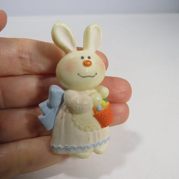 Hallmark 1975 Easter Rabbit Bunny Lapel Pin Vintage Female - Picture 2 of 11